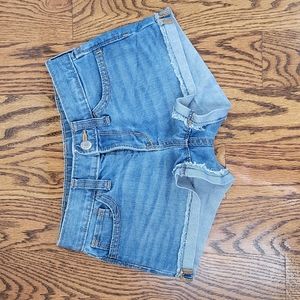 Girls shortie shorts